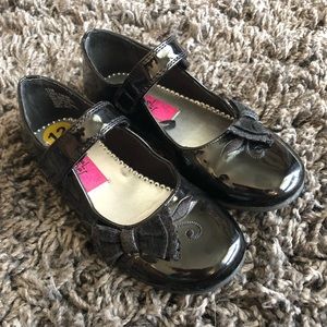 Girls 12c like new black dress shoes